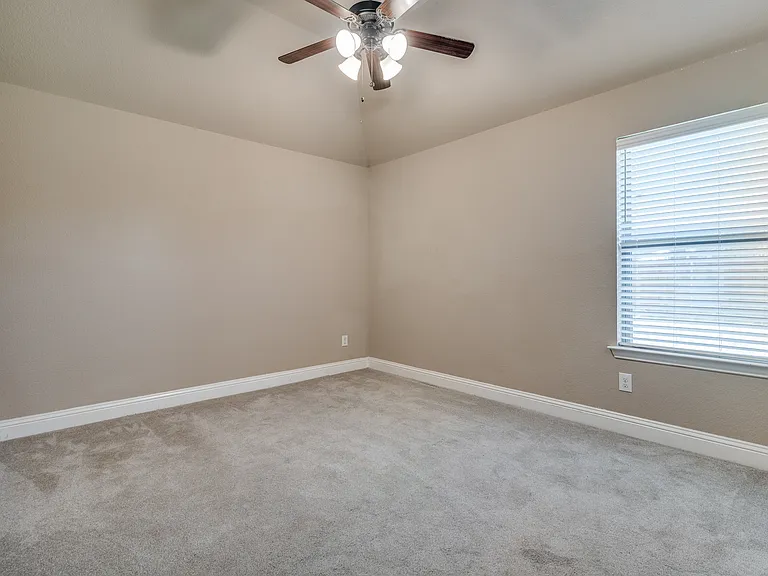 1631 Veneto Dr — Photo 12