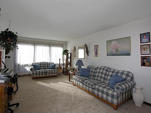 Open, welcoming Living Room