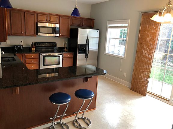 4th image of 120 Logan Ln