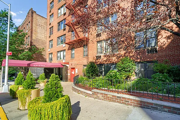 Sold by Compass | media 15