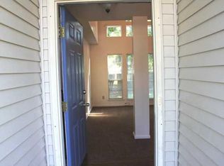 100 Castlebury Dr, Goose Creek, SC 29445