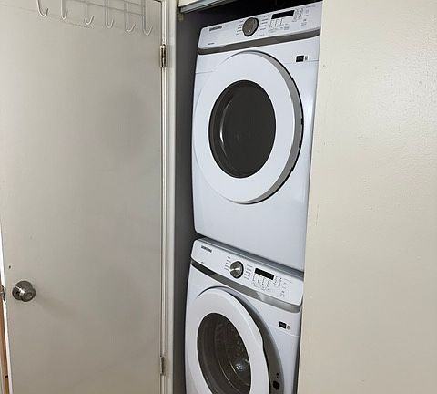 5th image of 4701 Capri Pl