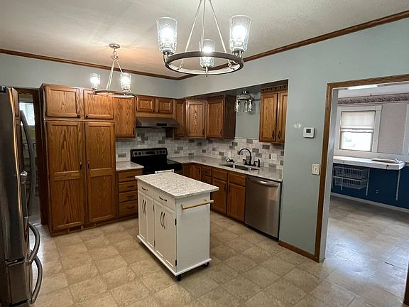3rd image of 715 N Jennings Ave