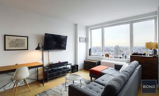 Rented by Bond New York | media 9