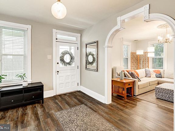 3rd image of 2448 Lititz Pike