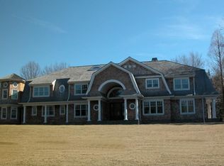 28 High Meadow Ln, Oyster Bay, NY 11771