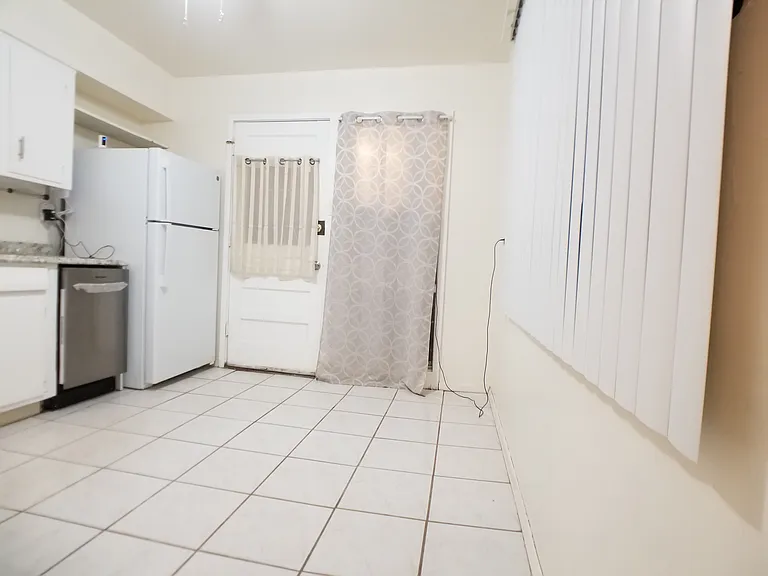 1000 Alvarado Dr SE #A — Photo 17