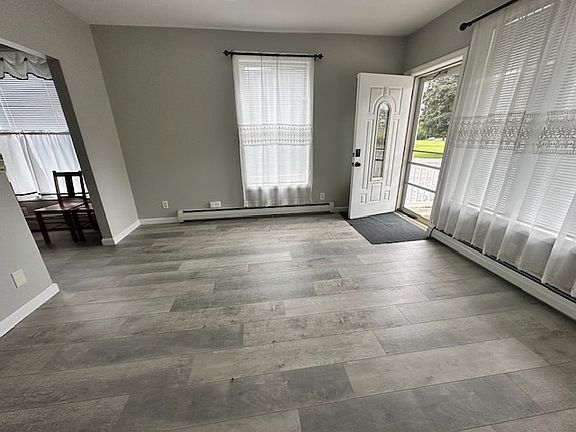 4th image of 36 Halifax St #1