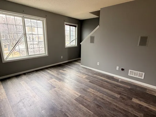 15516 Flyboat Ln, Apple Valley, MN 55124