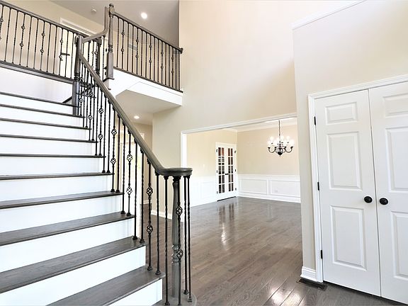 5th image of 3411 Scottsdale Cir