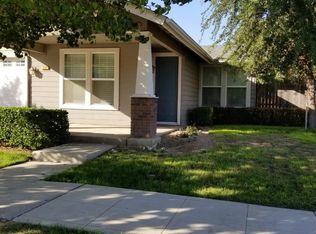 298 W Lilac Ave, Reedley, CA 93654