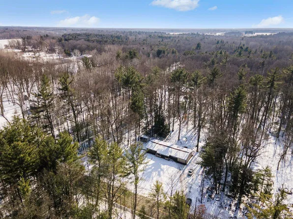 848 E Wheeler Rd, Midland, MI 48640