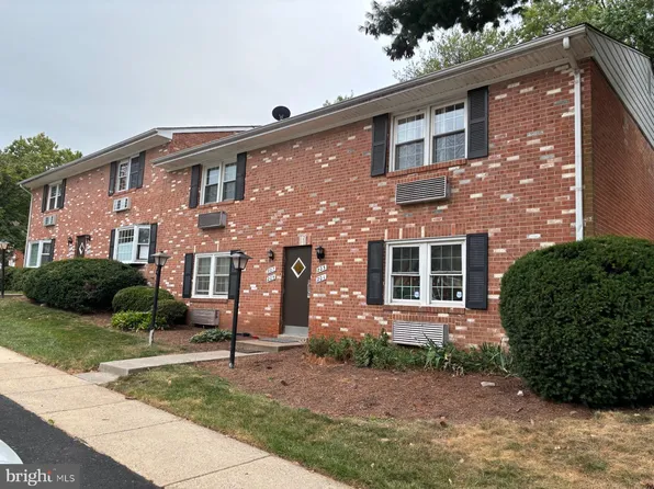 205 E Cornell Dr, Sterling, VA 20164