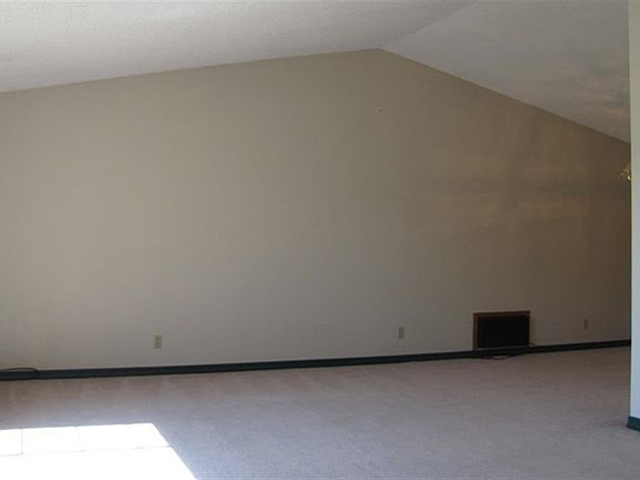 3rd image of 1568 Topeka Cir