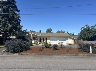 715 N 16th St, Cottage Grove, OR 97424