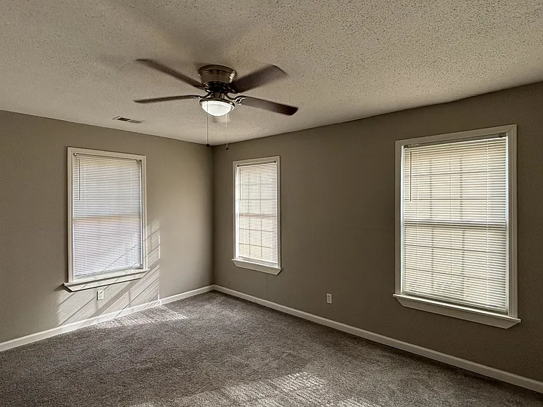 1272 Semmes St — Photo 5