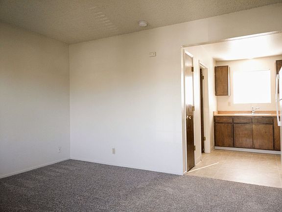 5th image of 1488 Warner St APT 18