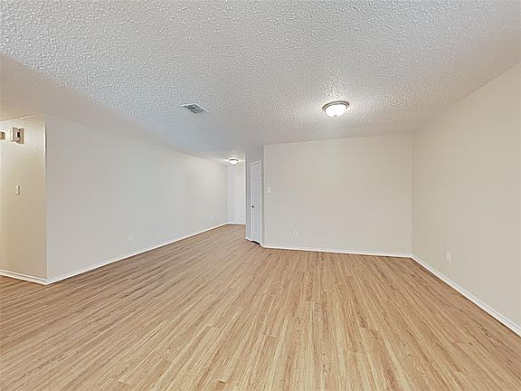 4th image of 8410 Vinetree Dr