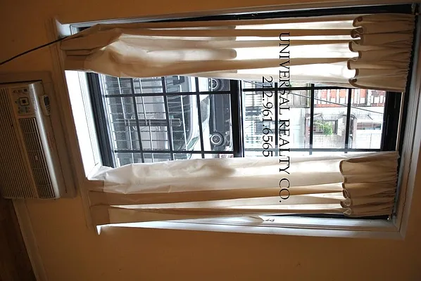 Rented by Universal Realty Group | media 32