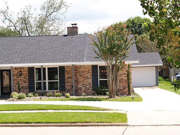 3rd image of 313 W Castle Harbour Dr