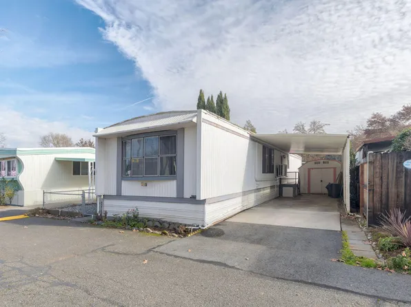 318 Sandlewood Dr, Grants Pass, OR 97526