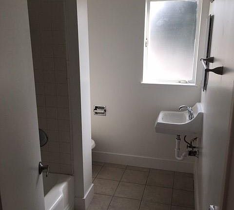 5th image of 9409 Crenshaw Blvd APT 3