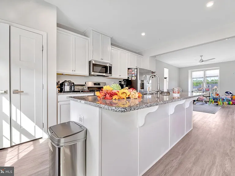 14737 Earl Mitchell Ave — Photo 3