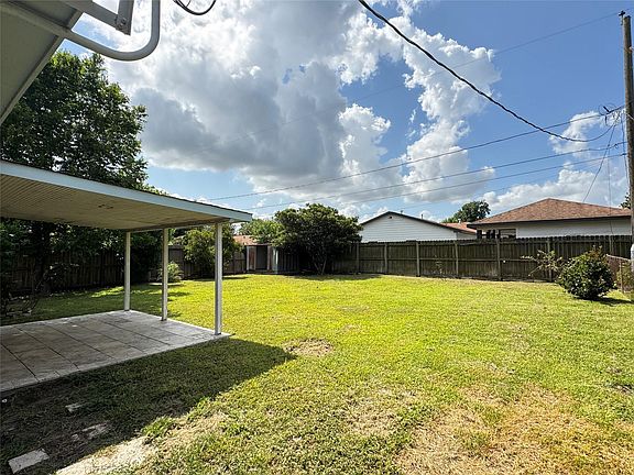 5th image of 1327 Twin Falls Rd