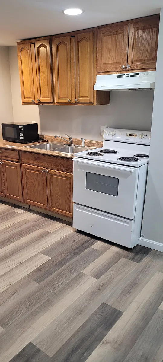 Building Photo - 18 E 21st St #1B