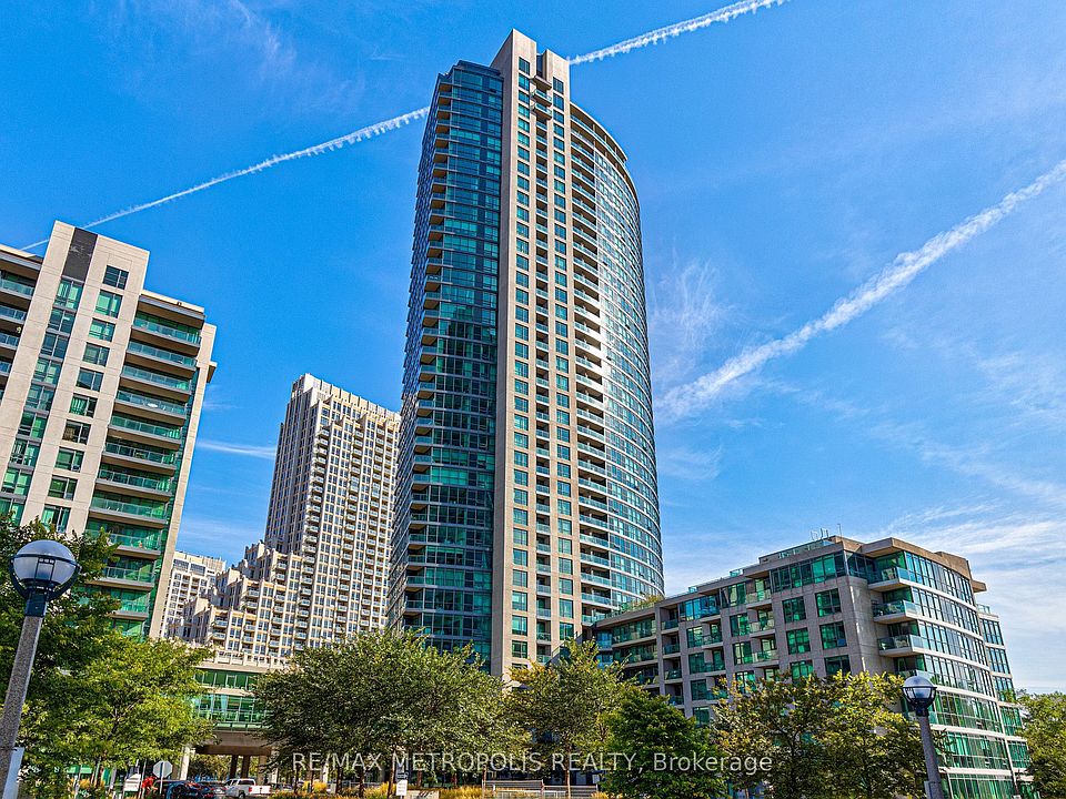 1st image of 215 Fort York Blvd #208