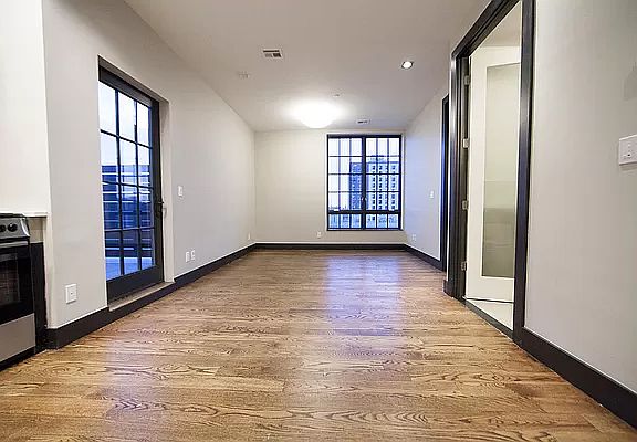 3rd image of 867 De Kalb Ave #6F