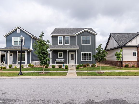 2nd image of 2101 Poppy St