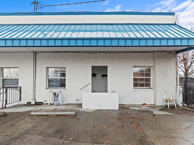 9300 E Sprague Ave — Photo 44