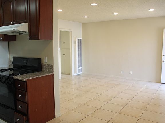 2nd image of 9222 S Budlong Ave APT 7
