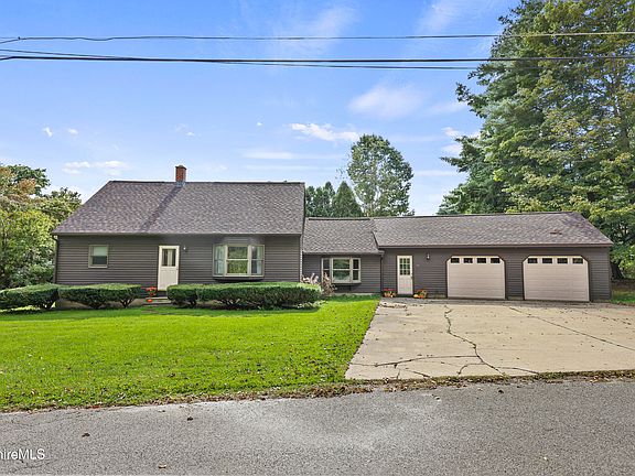 2nd image of 11 Opeechee St