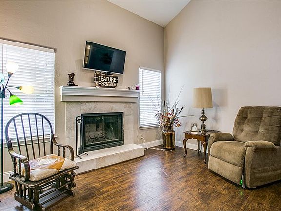 5th image of 824 Creekside Dr
