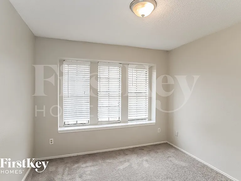 8603 Kinghaven St — Photo 11