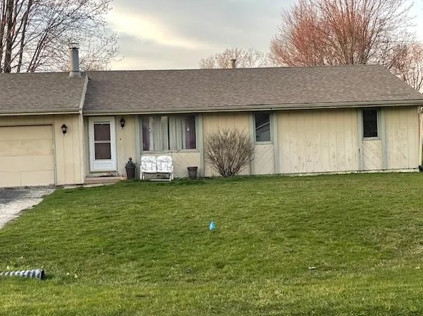1000 Wissmach Ln, Machesney Park, IL 61115