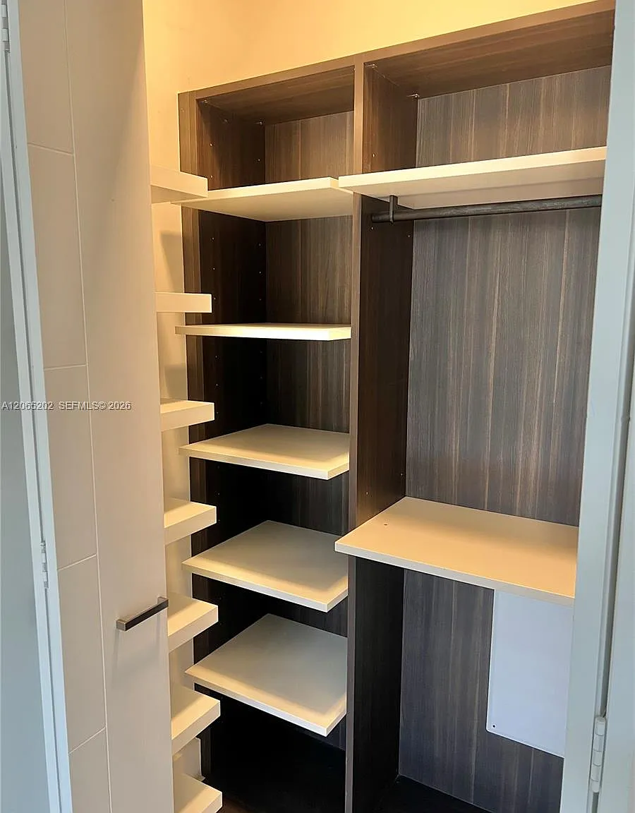 Merrick Manor Condo — Photo 3