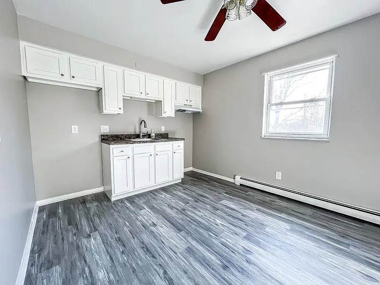 1899 Oles Ave #4 — Photo 6