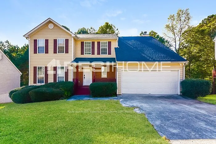 4 bed, 2.5 bath, 2200 sqft, $2,280 — Photo 1