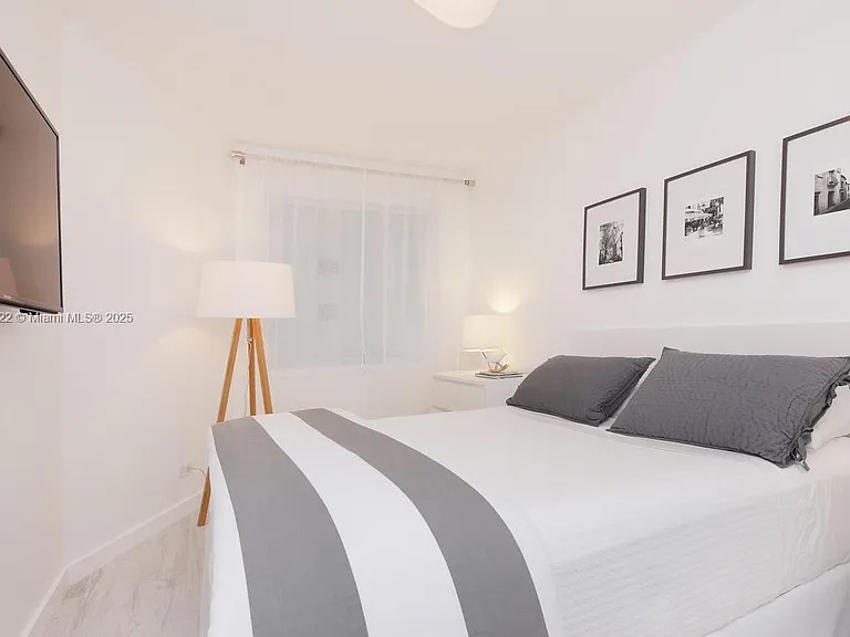 2301 Collins Ave #428 — Photo 15