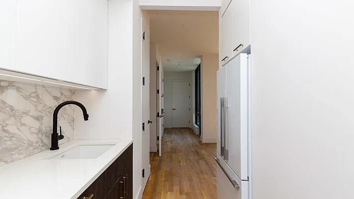 Rented by Nooklyn NYC LLC | media 90