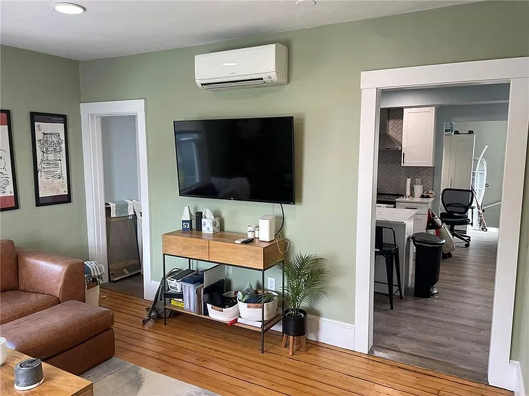 35 Elm St #B — Photo 15