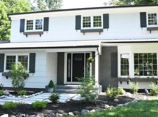 37 Sandburg Dr, Allentown, NJ 08501