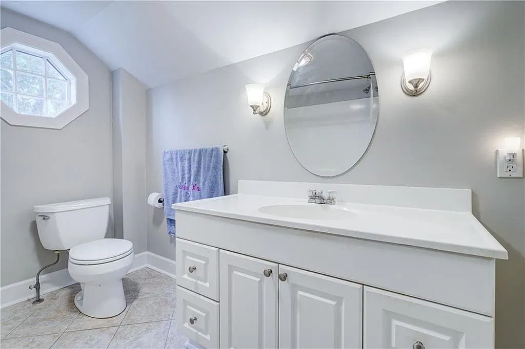 1 bed, 1.0 bath, 1361 sqft, $1,300 — Photo 3