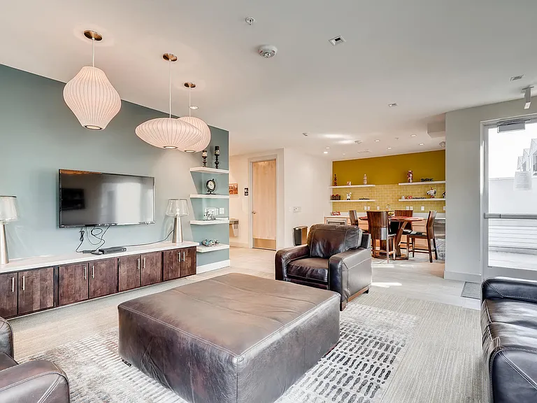 Zephyr Line | Lakewood, Co. Apartments