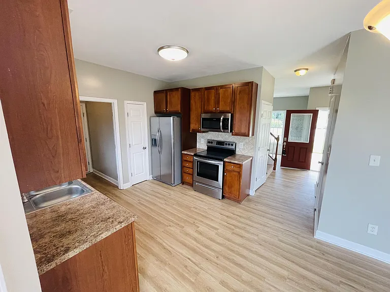 303 Elk Ct — Photo 5