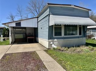 72 Wayne Ln, Chardon, OH 44024