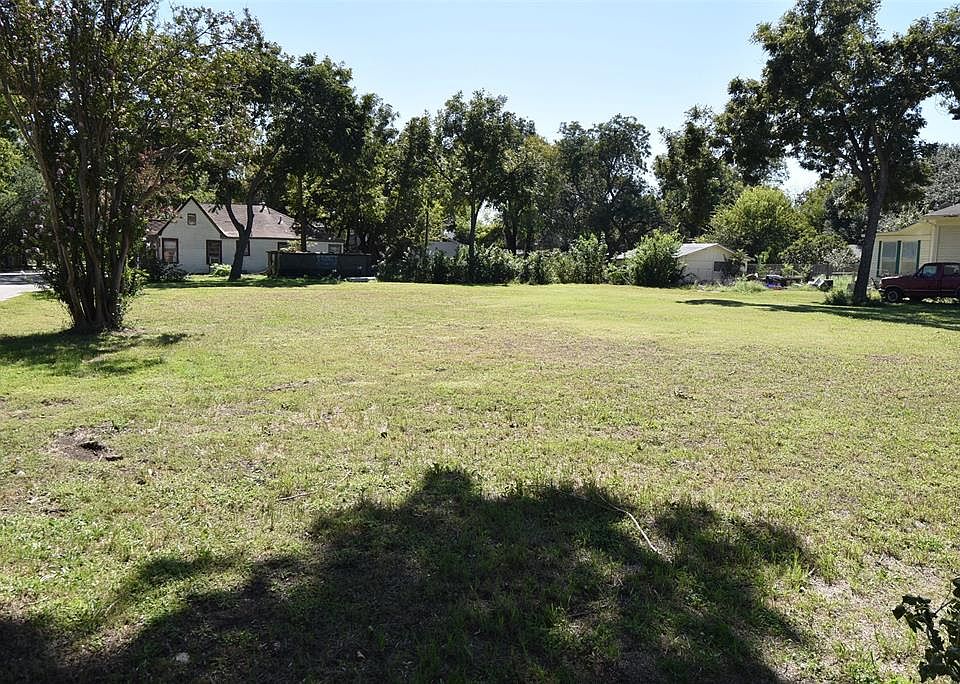 2nd image of 114 Craig St Lot 19B